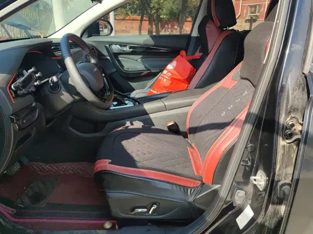 Dongfeng Fengshen AX7 — Фото автомобиля 9