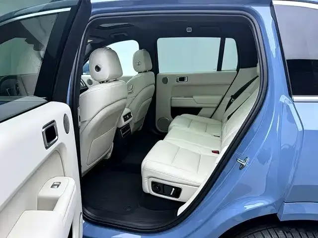 Li Auto L7 — Фото автомобиля 19