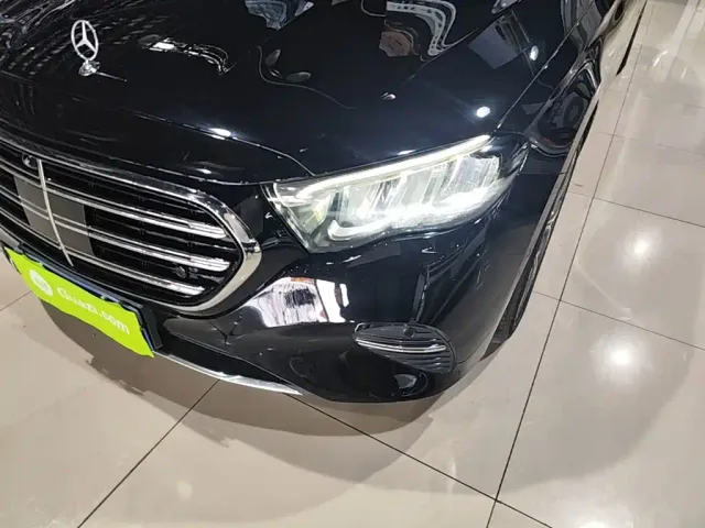Mercedes-Benz E-Class — Фото автомобиля 17