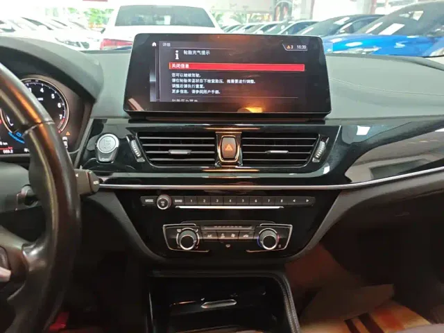 BMW 1 Series — Фото автомобиля 12
