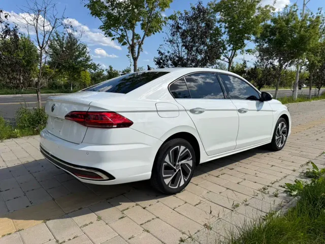 Volkswagen Bora — Фото автомобиля 9