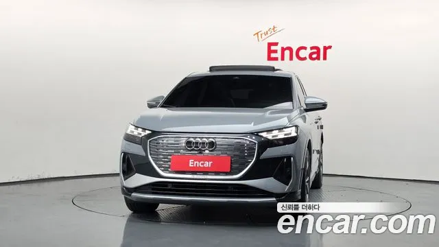 Audi Q4 e-tron F4 — Фото автомобиля 3