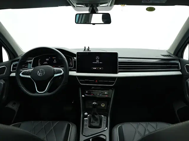 Volkswagen Tiguan L — Фото автомобиля 14