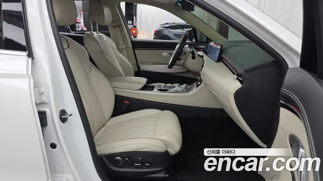 Genesis GV70 — Фото автомобиля 17