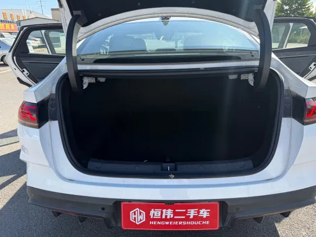 BYD Qin L — Фото автомобиля 12