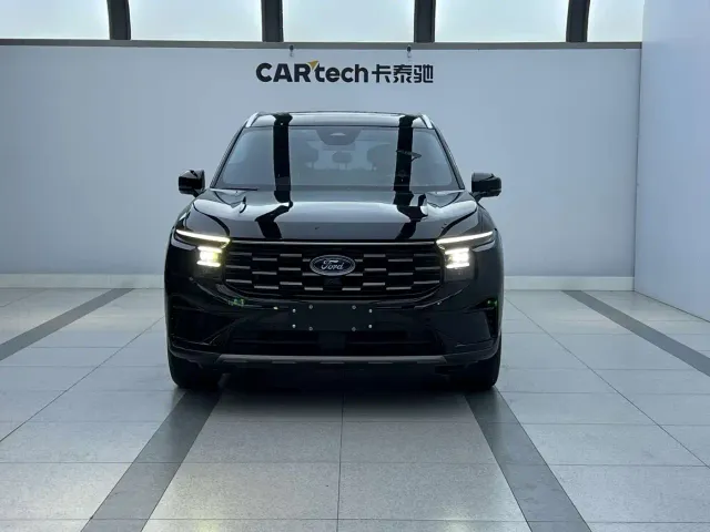 Ford Edge — Фото автомобиля 3