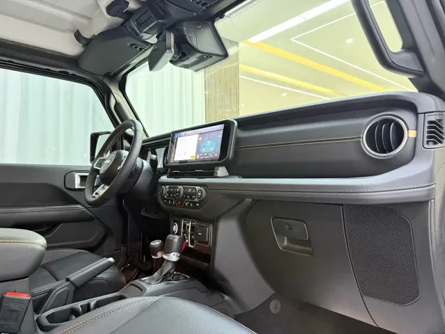 Jeep Wrangler — Фото автомобиля 13