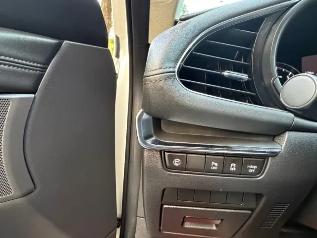 Mazda Axela — Фото автомобиля 13