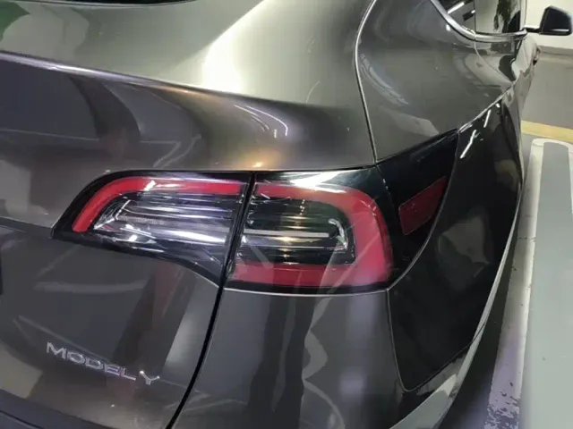 Tesla Model Y — Фото автомобиля 7