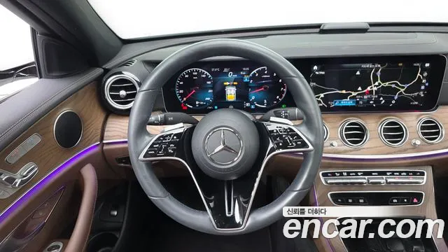 Mercedes-Benz E-Class — Фото автомобиля 14