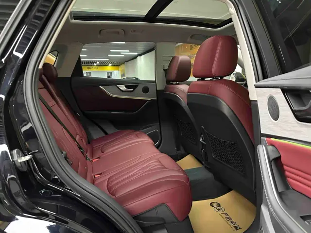 Hongqi HS5 — Фото автомобиля 12