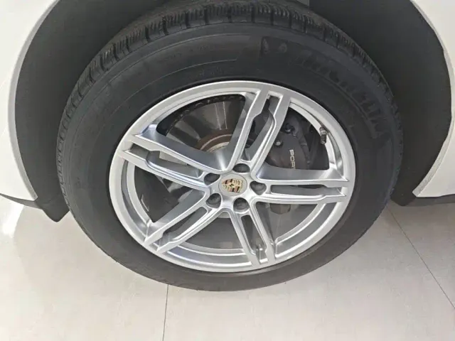 Porsche Macan — Фото автомобиля 22