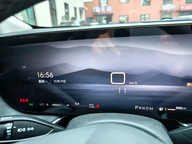 Buick Envision Plus — Фото автомобиля 6