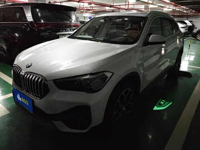 Фотография автомобиля — BMW X1