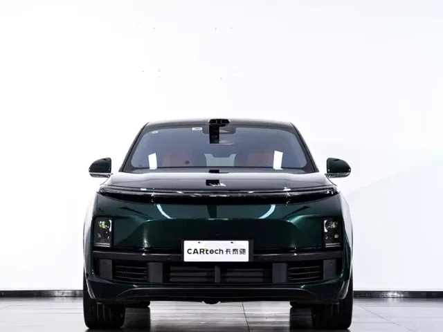 Li Auto L8 — Фото автомобиля 4