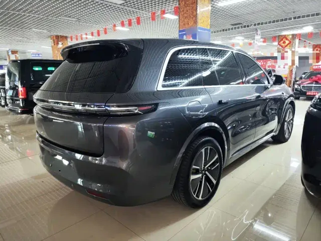 Li Auto L8 — Фото автомобиля 6