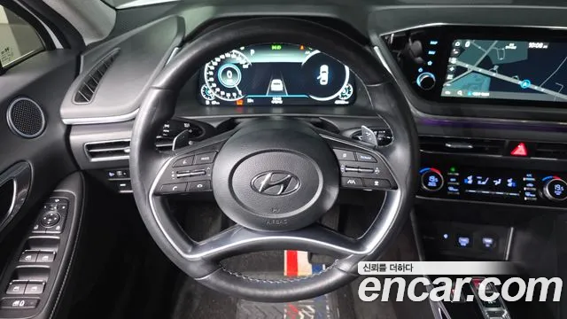 Hyundai Sonata — Фото автомобиля 10