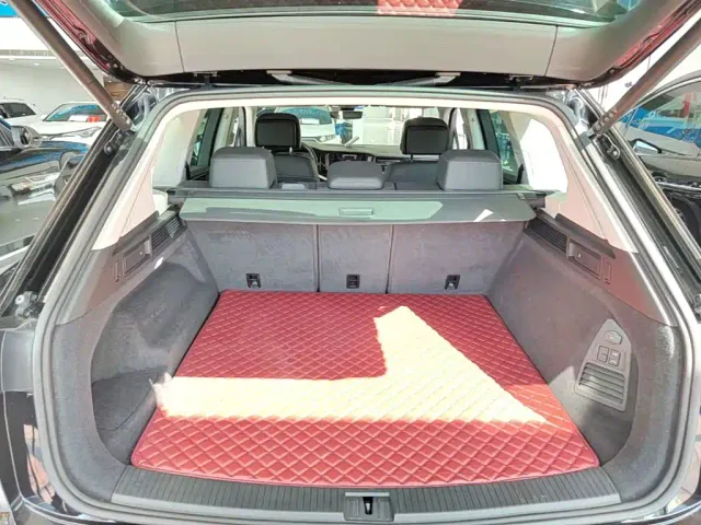 Volkswagen Touareg — Фото автомобиля 18