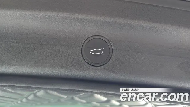 Tesla Model Y — Фото автомобиля 15