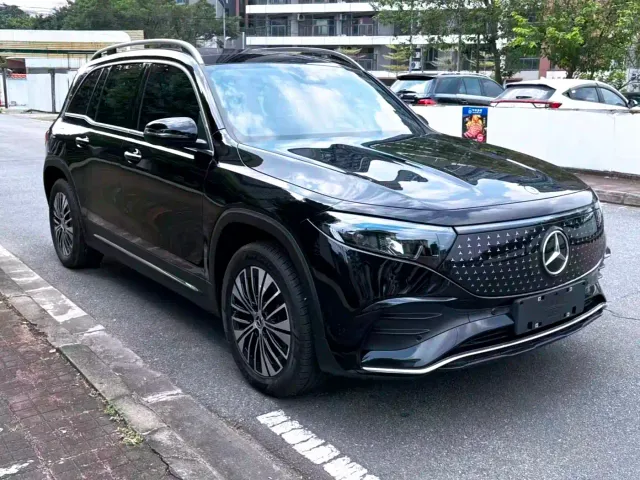 Mercedes-Benz EQB — Фото автомобиля 3