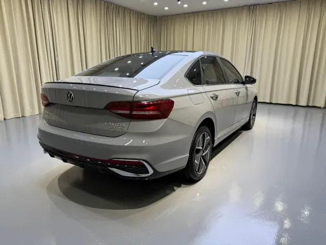 Volkswagen Lavida — Фото автомобиля 14