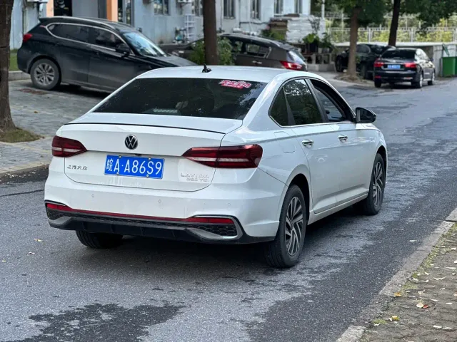 Volkswagen Lavida — Фото автомобиля 9