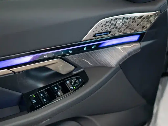 BMW 5 Series — Фото автомобиля 11