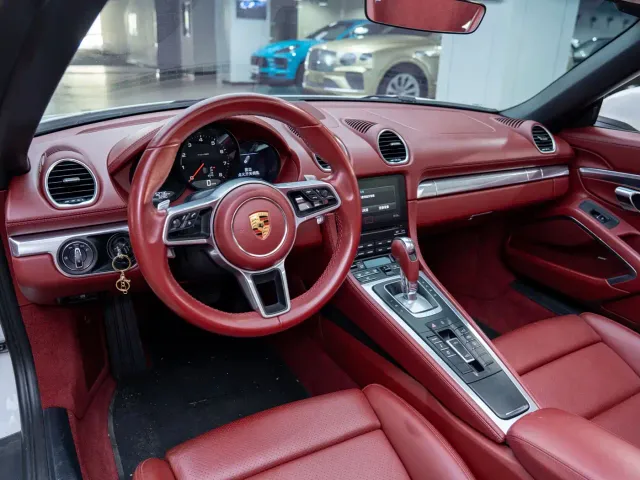 Porsche 718 — Фото автомобиля 9