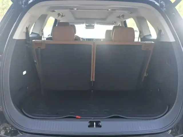 Hongqi HS7 PHEV — Фото автомобиля 18