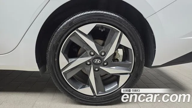 Hyundai Avante CN7 — Фото автомобиля 20