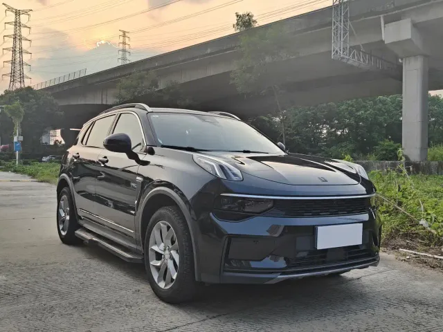 Lynk & Co Lynk & Co 01 2023 2.0TD 2WD Asian Games Edition — Фото автомобиля 3