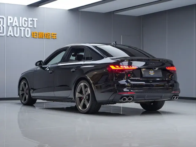 Audi S4 — Фото автомобиля 5