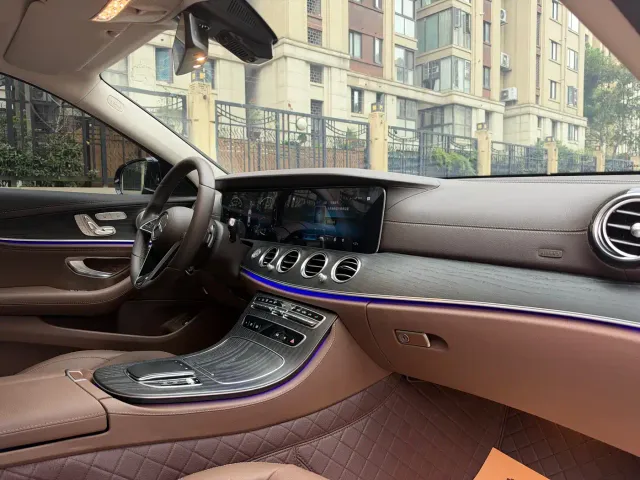 Mercedes-Benz E-Class — Фото автомобиля 9