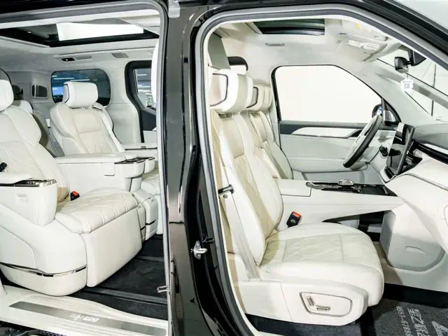 Volvo EM90 — Фото автомобиля 24
