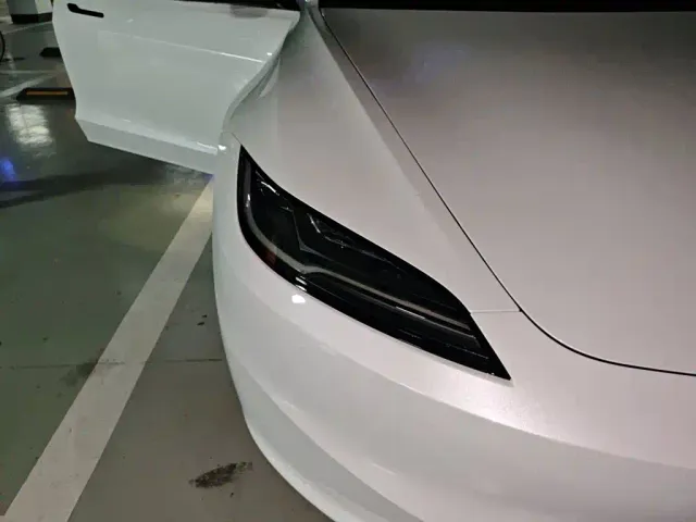 Tesla Model 3 — Фото автомобиля 7