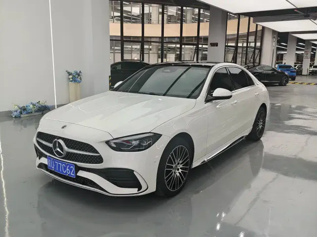 Фотография автомобиля — Mercedes-Benz C-Class