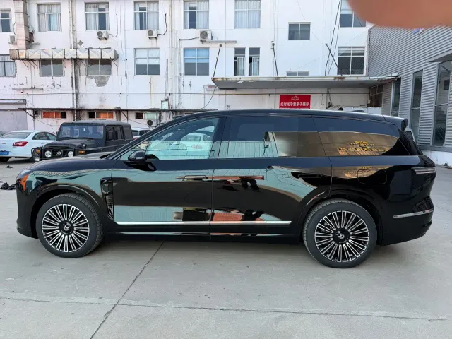 Nio ES8 — Фото автомобиля 4