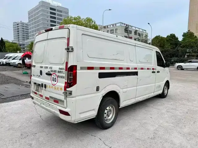 Dongfeng Yufeng EM27 — Фото автомобиля 10