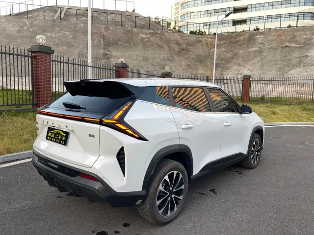 Geely Boyue — Фото автомобиля 10