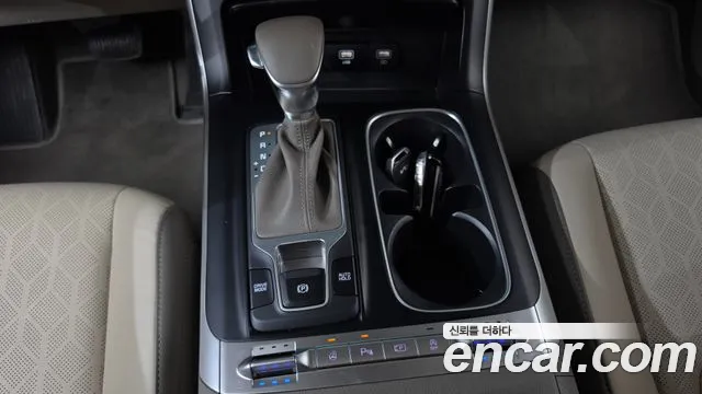 Kia Canival Carnival 4 поколение Дизель 9 мест Prestige — Фото автомобиля 9