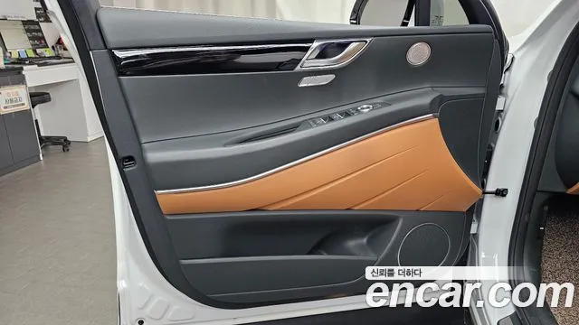 Genesis GV80 — Фото автомобиля 24