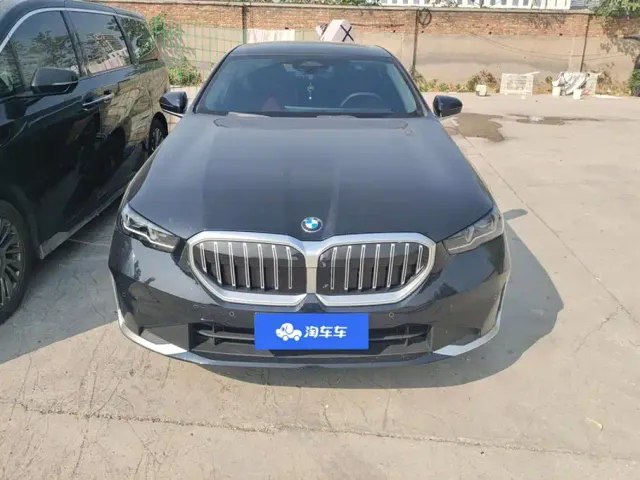 BMW 5 Series — Фото автомобиля 2
