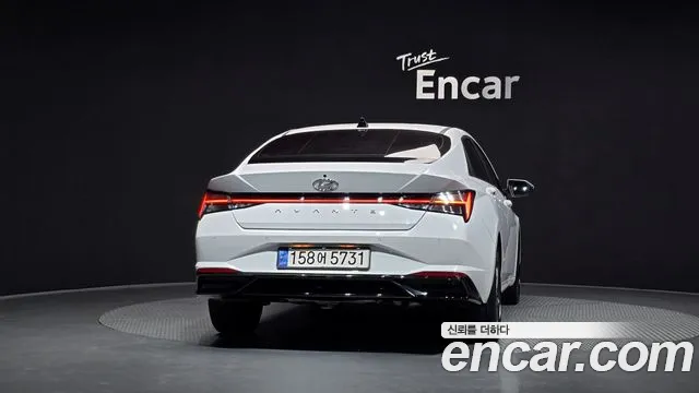 Hyundai Avante CN7 — Фото автомобиля 4