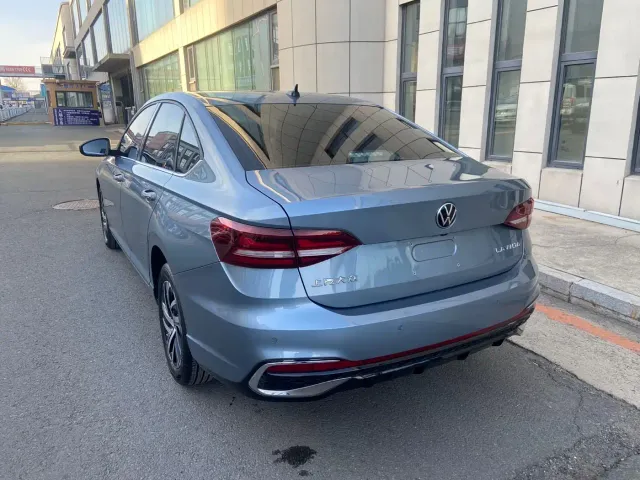 Volkswagen Lavida — Фото автомобиля 4