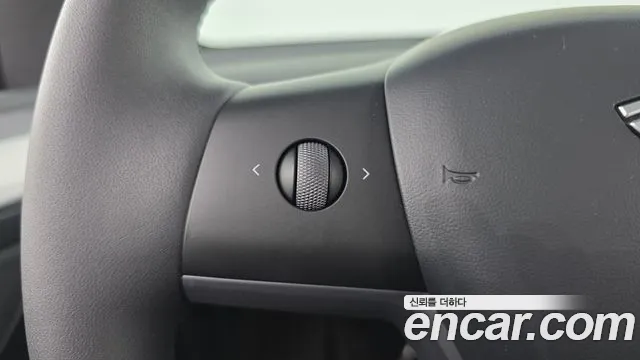 Tesla Model Y — Фото автомобиля 13