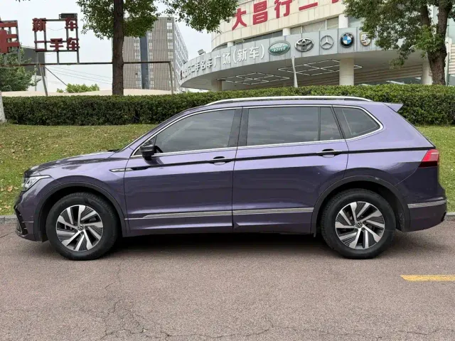 Volkswagen Tiguan L PHEV — Фото автомобиля 3