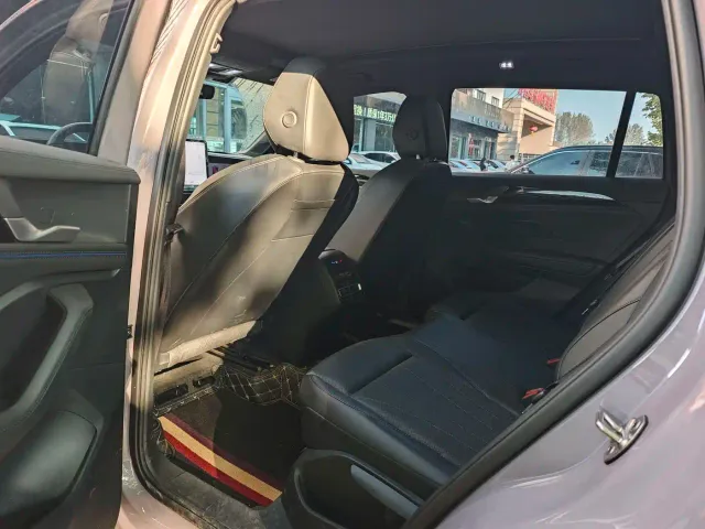 Volkswagen Tiguan L — Фото автомобиля 7