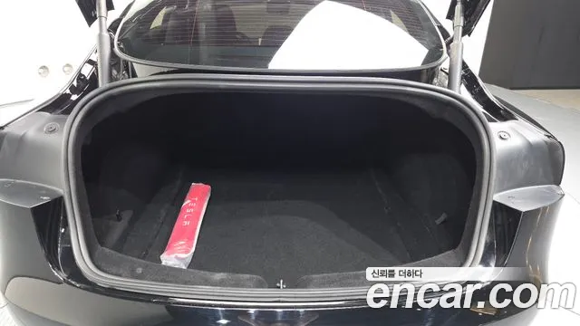 Tesla Model 3 — Фото автомобиля 18