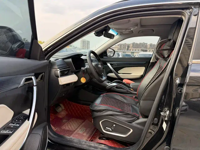Geely Boyue — Фото автомобиля 4