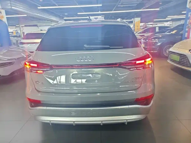 Audi Q4 e-tron — Фото автомобиля 5
